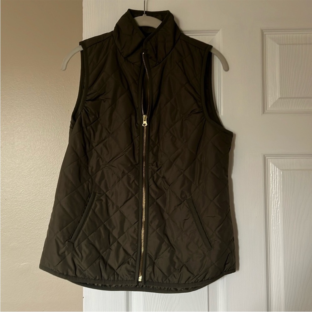 Old Navy Quilted Vest in Olive Green
